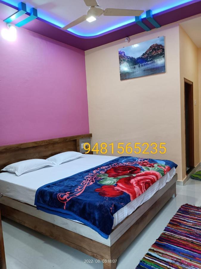 Abhi Homestay Hampi Exterior foto